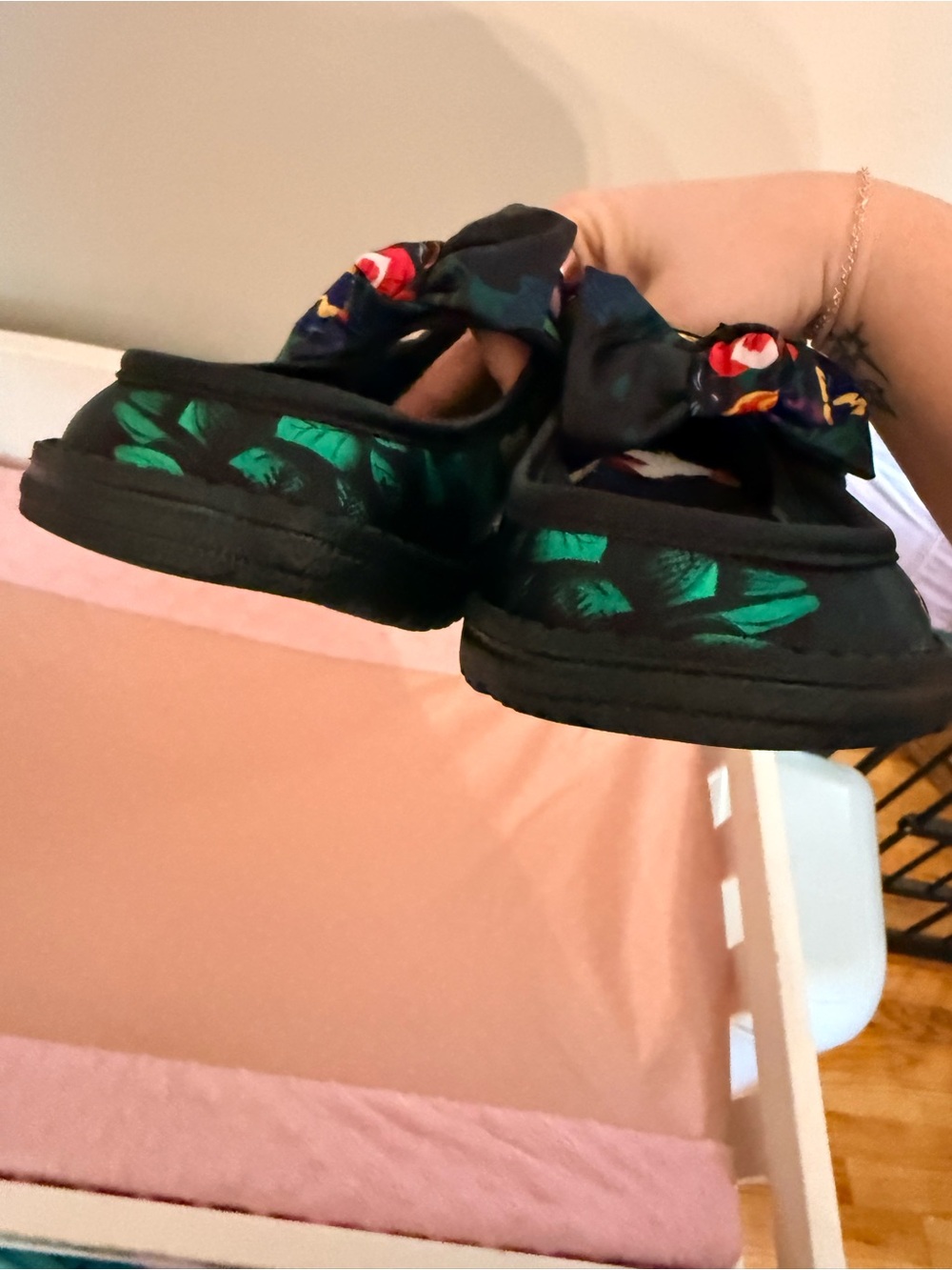 Hey Dude Wendy Jane Wonderland Flowers Alice in Wonderland Mary Jane size 10 NWT - Picture 8 of 12